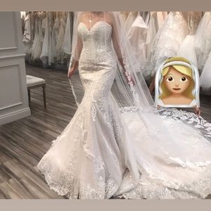 NEVER WORN: Stunning Designer  Lace Wedding Gown SET 🔥 New item